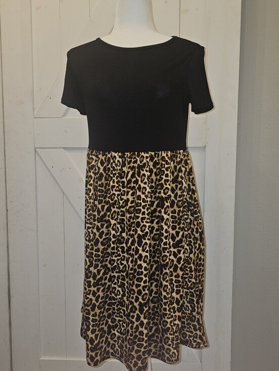 Cream n Sugar Dresses & Skirts - NWOT-Cream n Sugar Leopard And Black Midi Dress